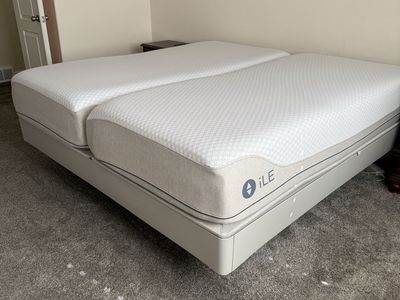 Sleep Number Split King Smart Bed -Like New