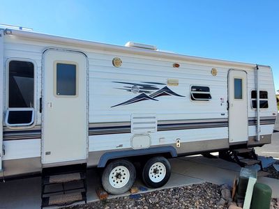 2005 25' Sierra Forest River Travel Trailer