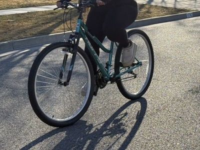 26” Huffy bicycle women