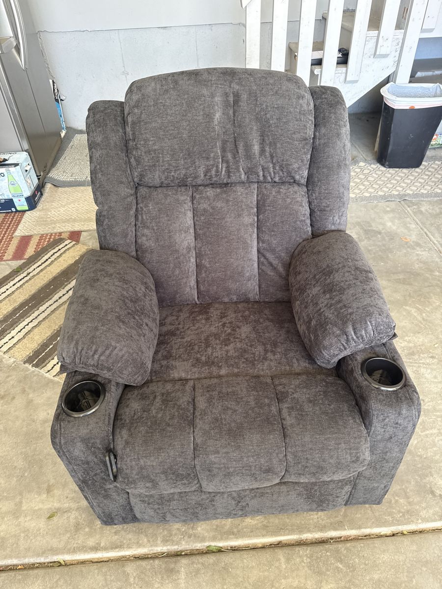 Gray Recliner with Heat & vibration Massage, Cup Holders
