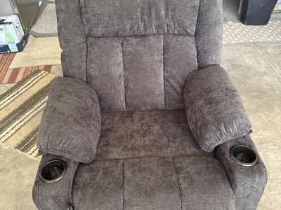 Gray Recliner with Heat & vibration Massage, Cup Holders