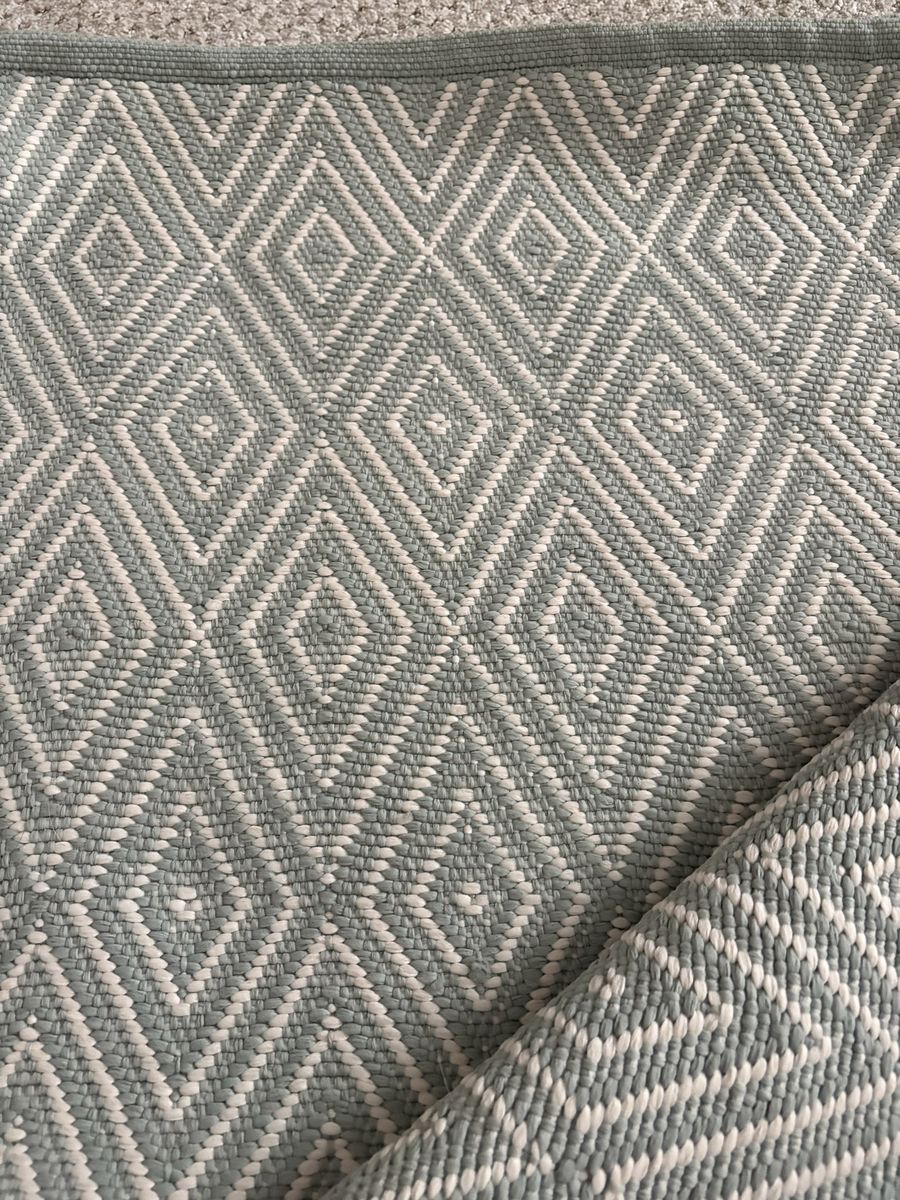 Area rug