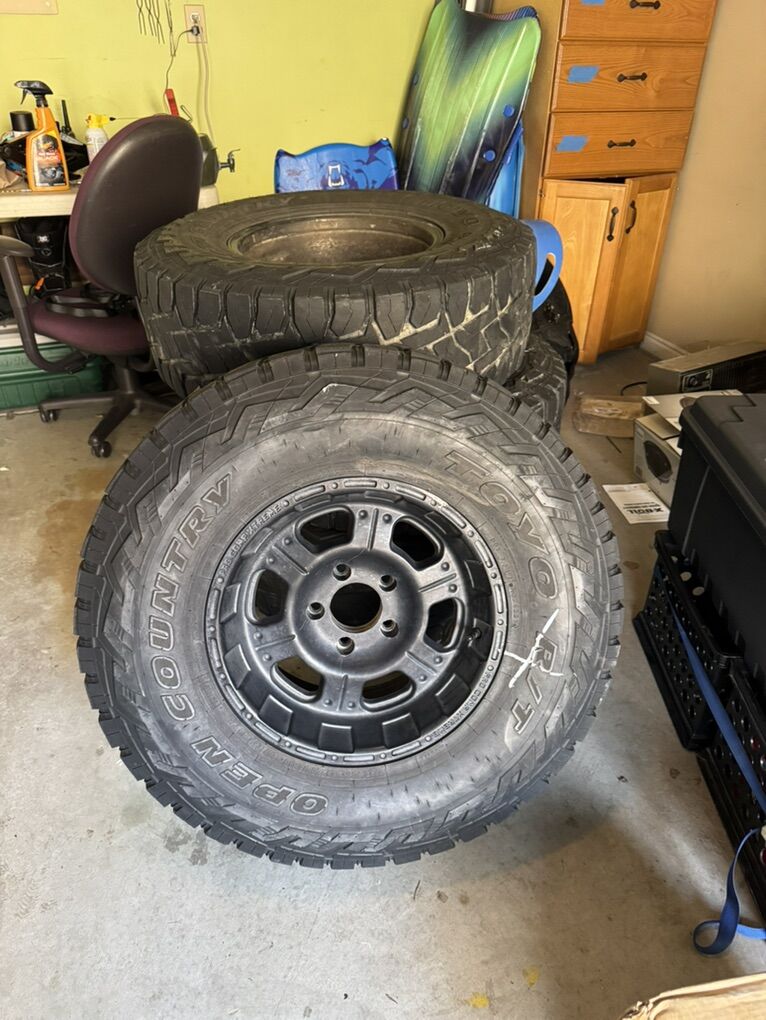 Five X Pro Comp 16” Rims with used Tires
