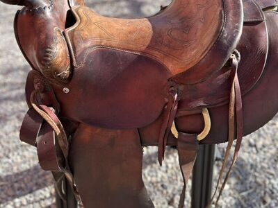 Saddle