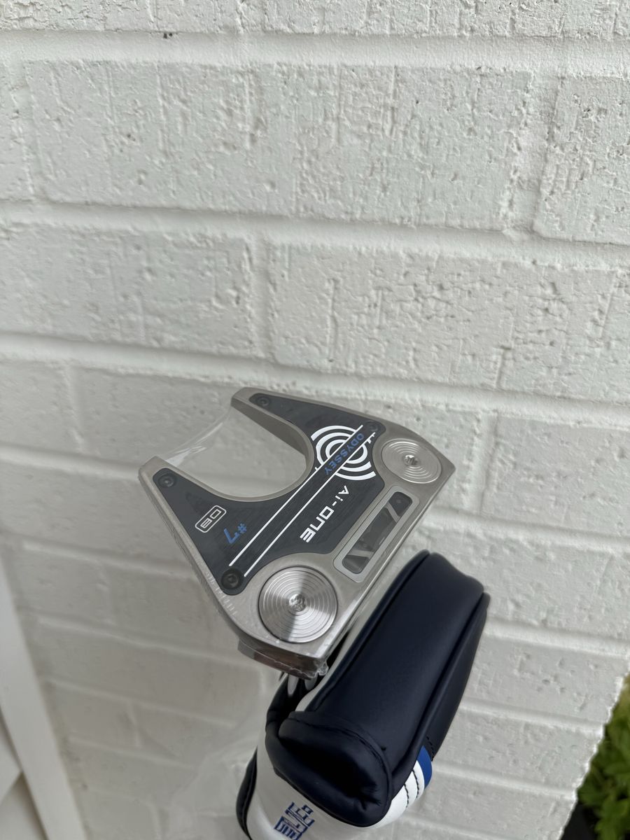 New Odyssey Ai One  Seven Putter with head cover