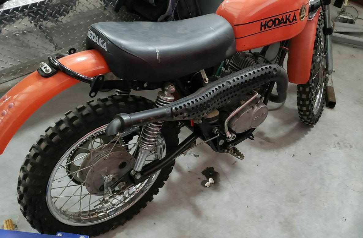 HODAKA DIRT SQUIRT