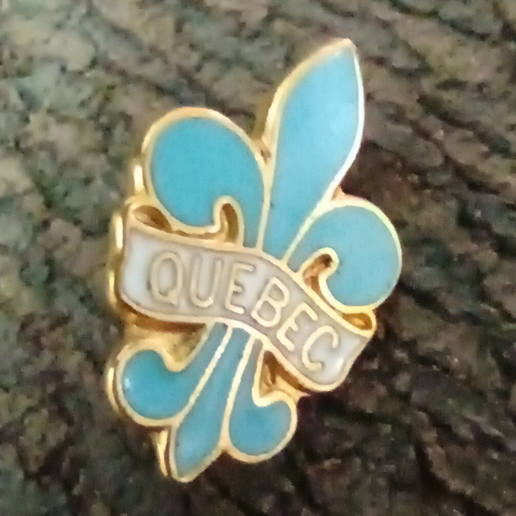 Quebec pendant Great condition