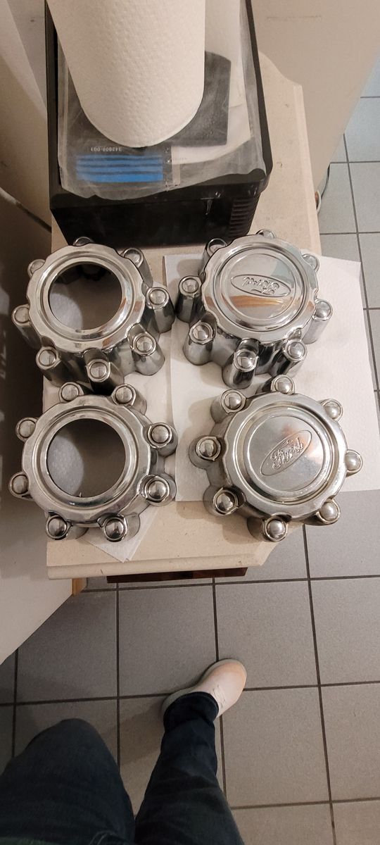Ford F-250 Hubcaps