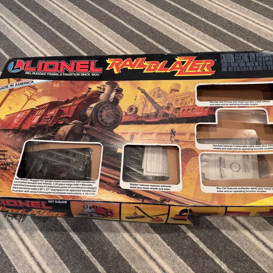 Vintage Lionel Rail Blazer O27 Electric Train Set – Complete in Original Box