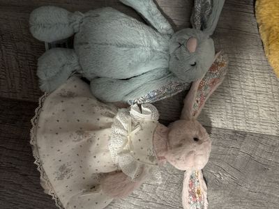 New with tag small Jellycat blossom bunnies