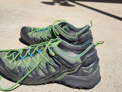 SALEWA Men's Wildfire Edge Hiking Shoes, Size 10.5, Green/Black, Approach Shoes