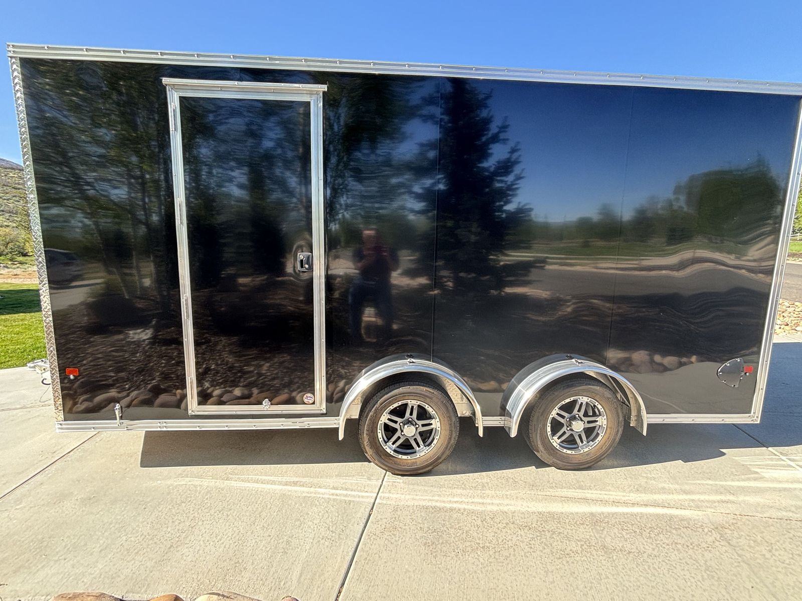 Alcom 7.5 x 16 Aluminum Frame Dual Axle Enclosed Cargo Trailer in Black