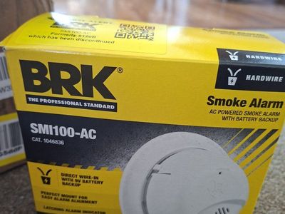 3 smoke alarms Brk SMI100AC
