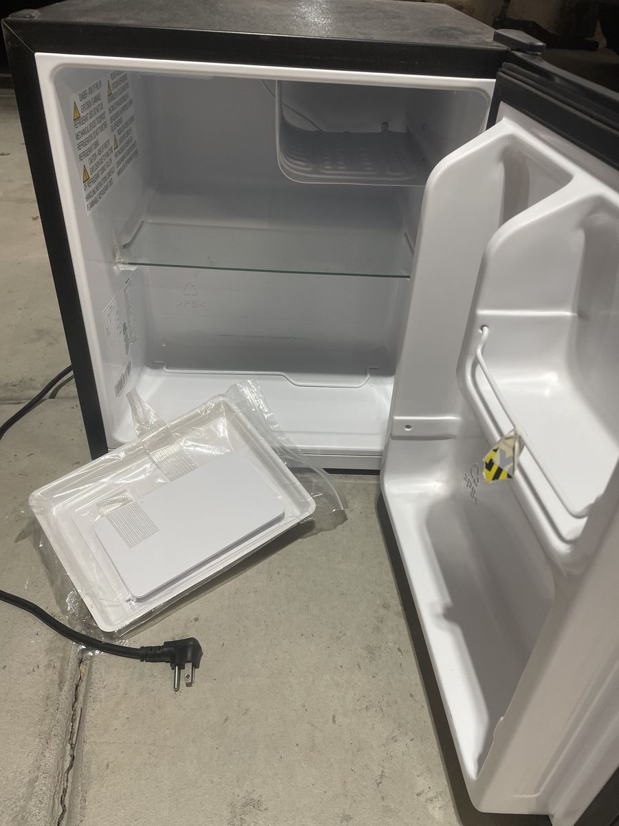 Highsence Mini Fridge
