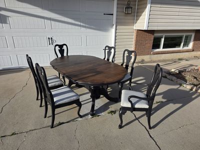 Dining Table & Chairs (solid oak)