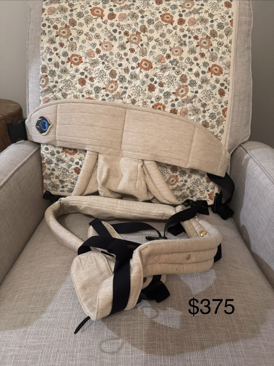 Artipoppe baby carrier