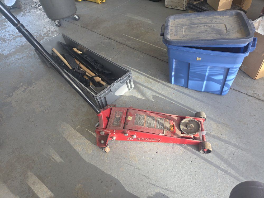 Heavy Duty 3 Ton Floor Jack - Red