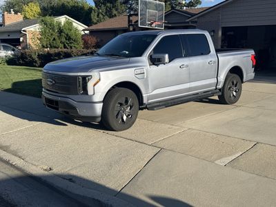 2022 Ford F-150 Lightning Lariat
