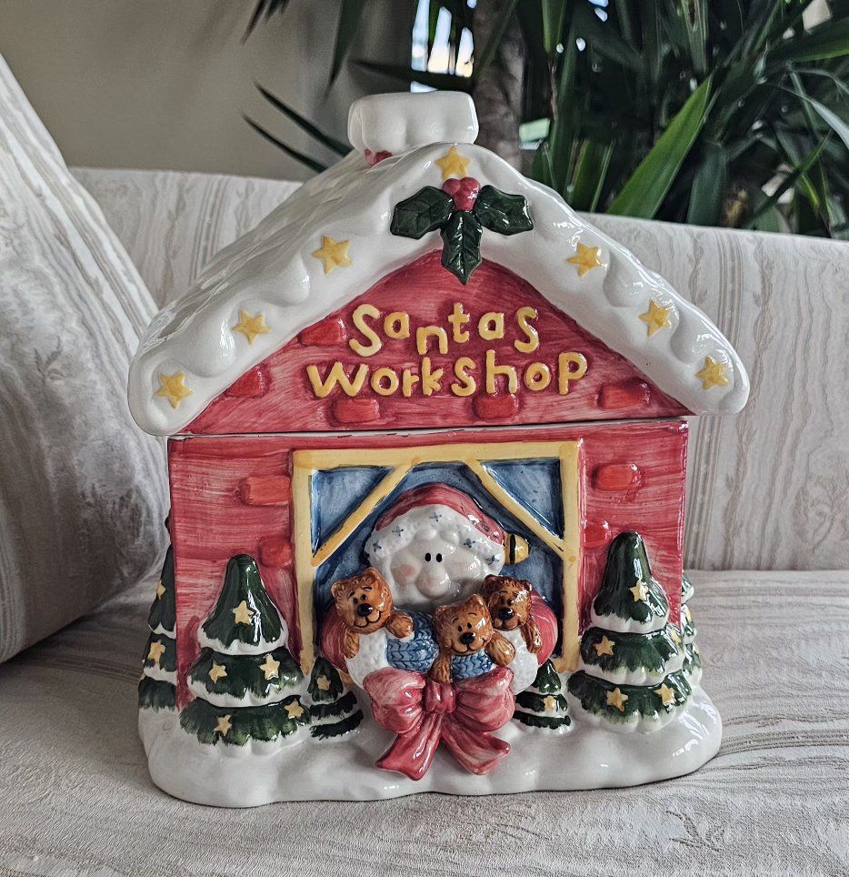 Vintage Ceramic Santa's Workshop Cookie Jar Holiday Decor
11"×11"×9"