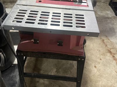 Chain saw table