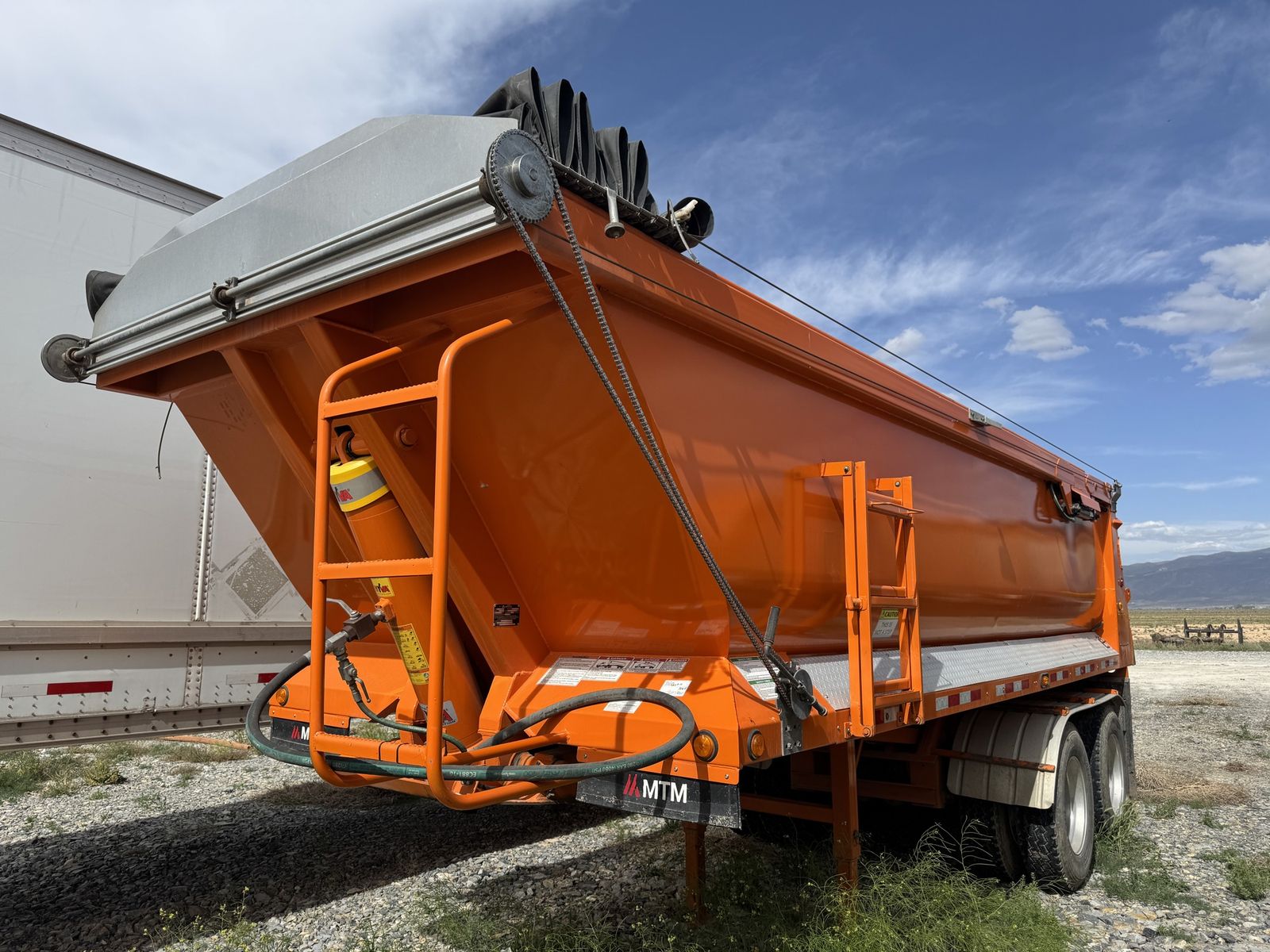 2024 MTM 23EL Dump Trailer