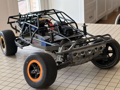 TRAXXAS SLASH 2WD VXL BRUSHLESS with metal rollcag