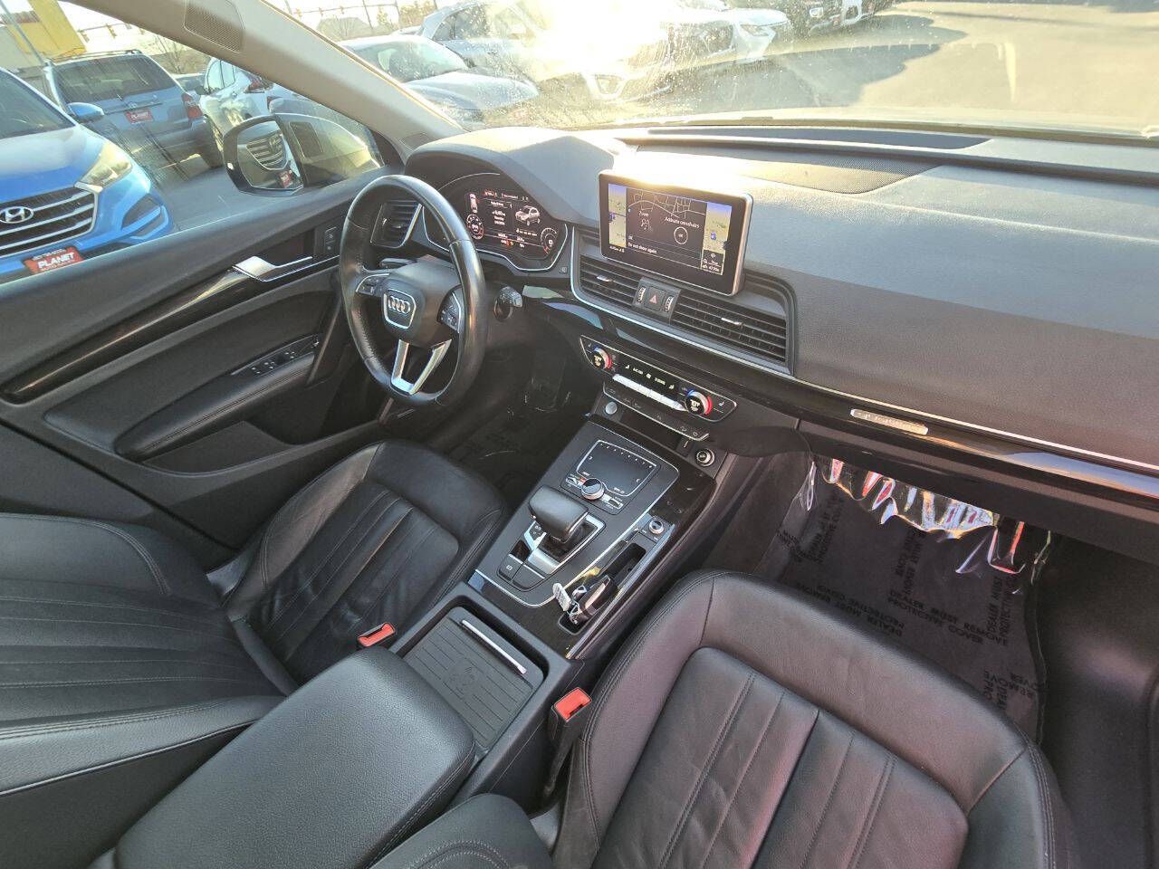 Main image 11