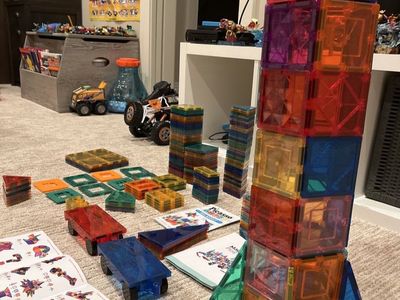 HUGE! 232 PicassoTiles Magnetic Building Block Set - clean & in excellent condition