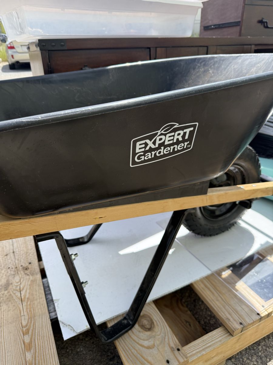 Expert Gardener 4 Cubic ft Poly Tray Wheelbarrow