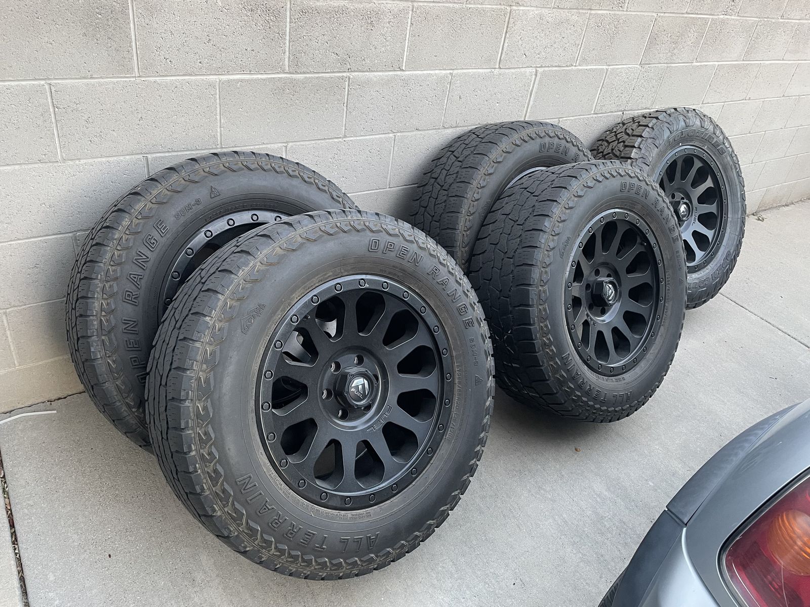 5 wheels and tires Open Range AT 295/65R20 (35x11.5 Fuel Vector wheels 20x9 w/ +1 6 × 135, Ford F-150