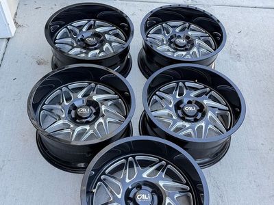 Jeep Wrangler Gladiator Rims 20” like new
