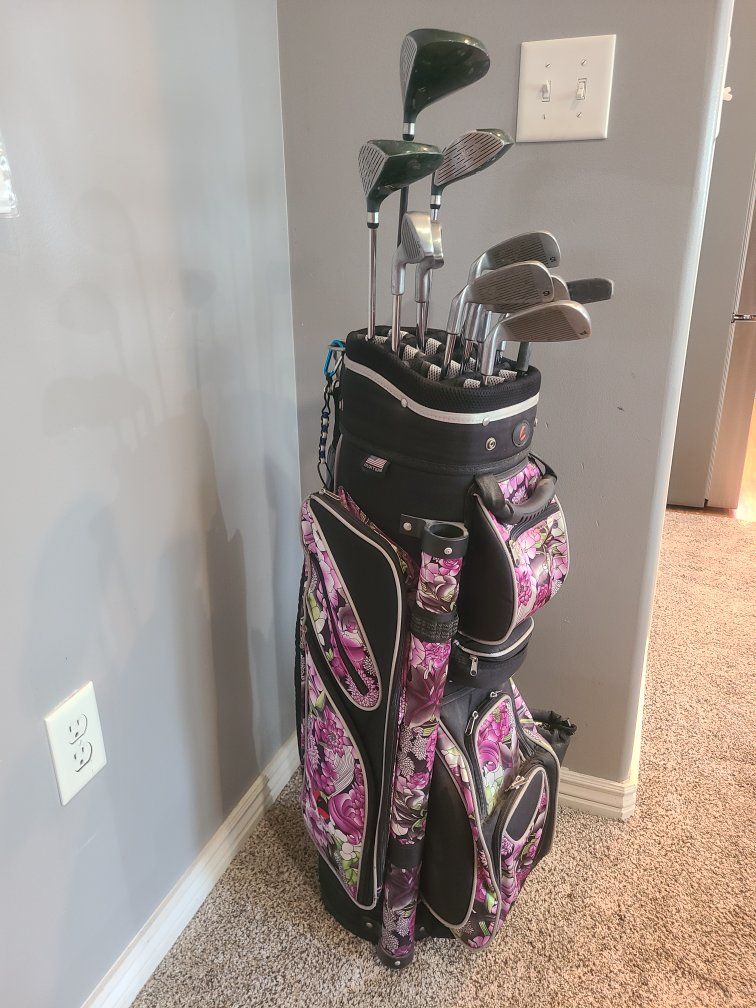 Ladies RH golf club set with cute deluxe bag