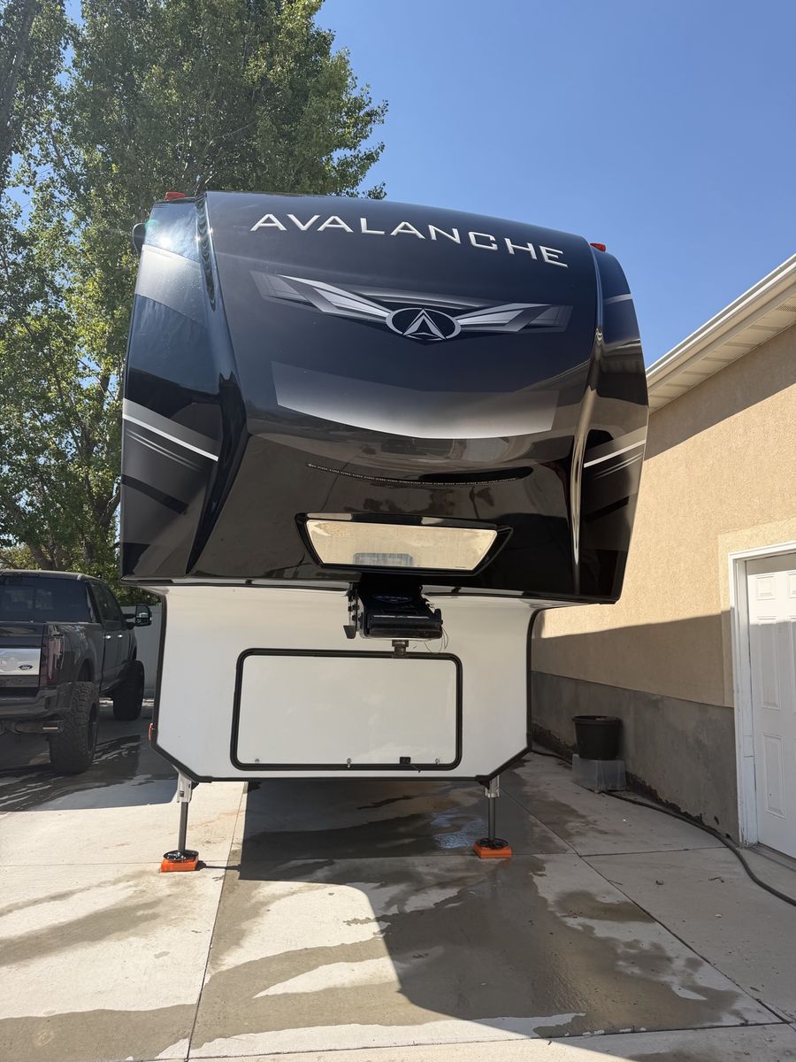 2021 Keystone Avalanche 395BH