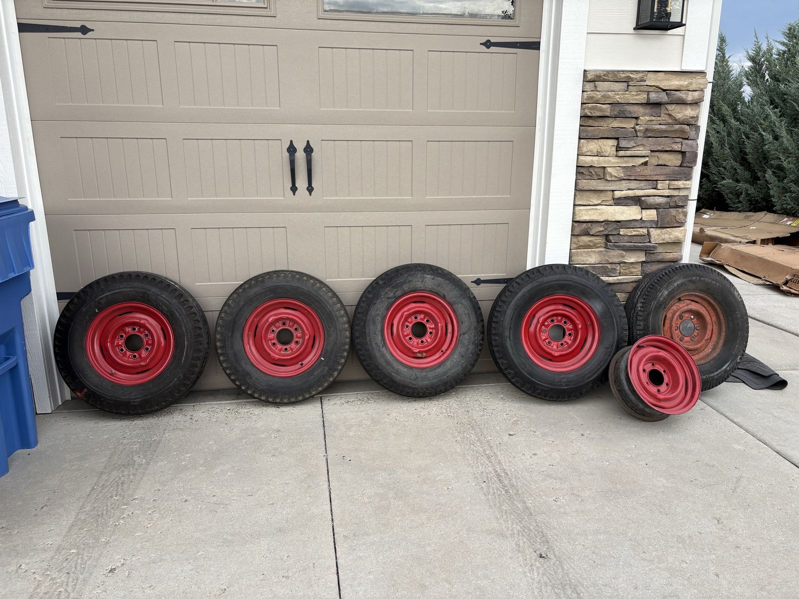 1961 C10 Wheels, tires, and hub caps