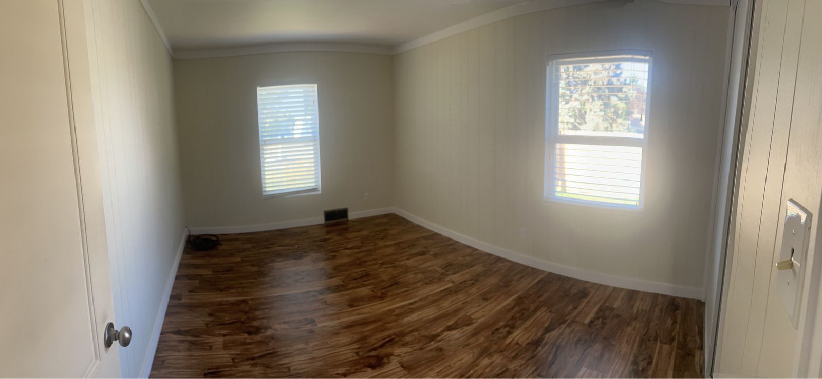 Main image 6