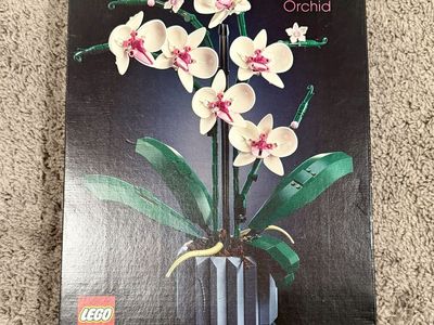 Lego Orchid Set 10311 - Brand New Sealed, 608 Pieces