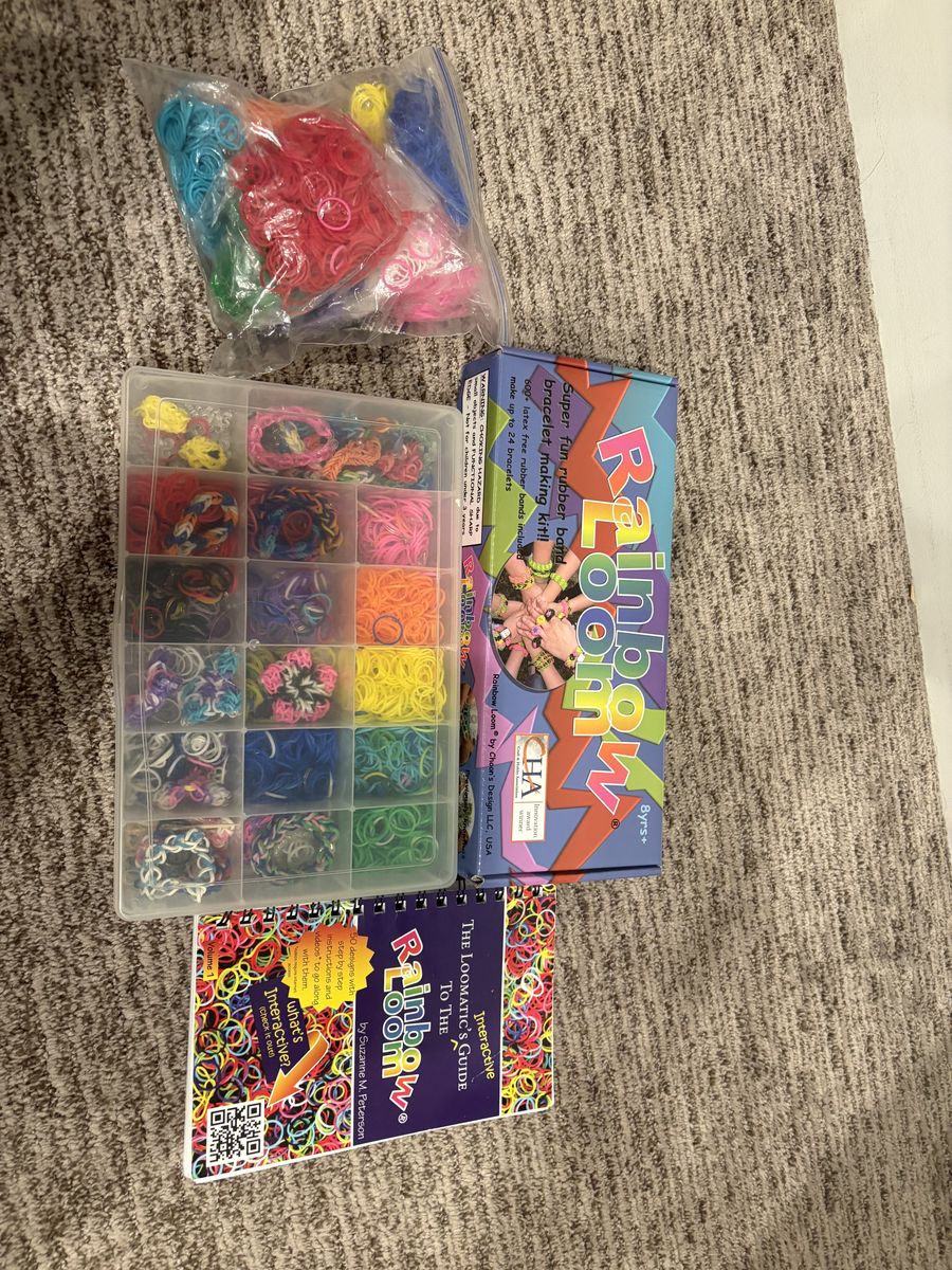 Rainbow Loom Bracelet Making Kit - Rubber Band Craft Set with Loom, Hook, and Bands