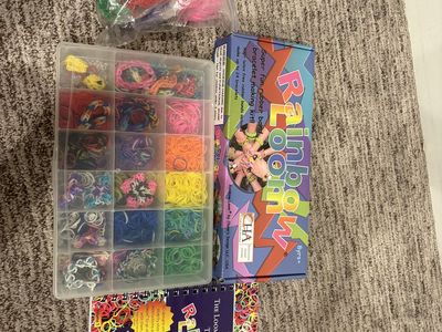 Rainbow Loom Bracelet Making Kit - Rubber Band Craft Set with Loom, Hook, and Bands