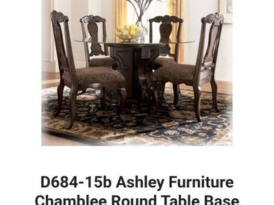 Ashley Furniture Chamblee 7-Piece Dining Set – Excellent Condition