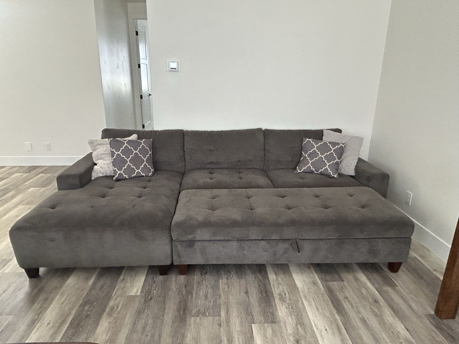 Convertible Sectional Sofa with Ottoman & Storage - Gray Tufted Fabric, Excellent Condition