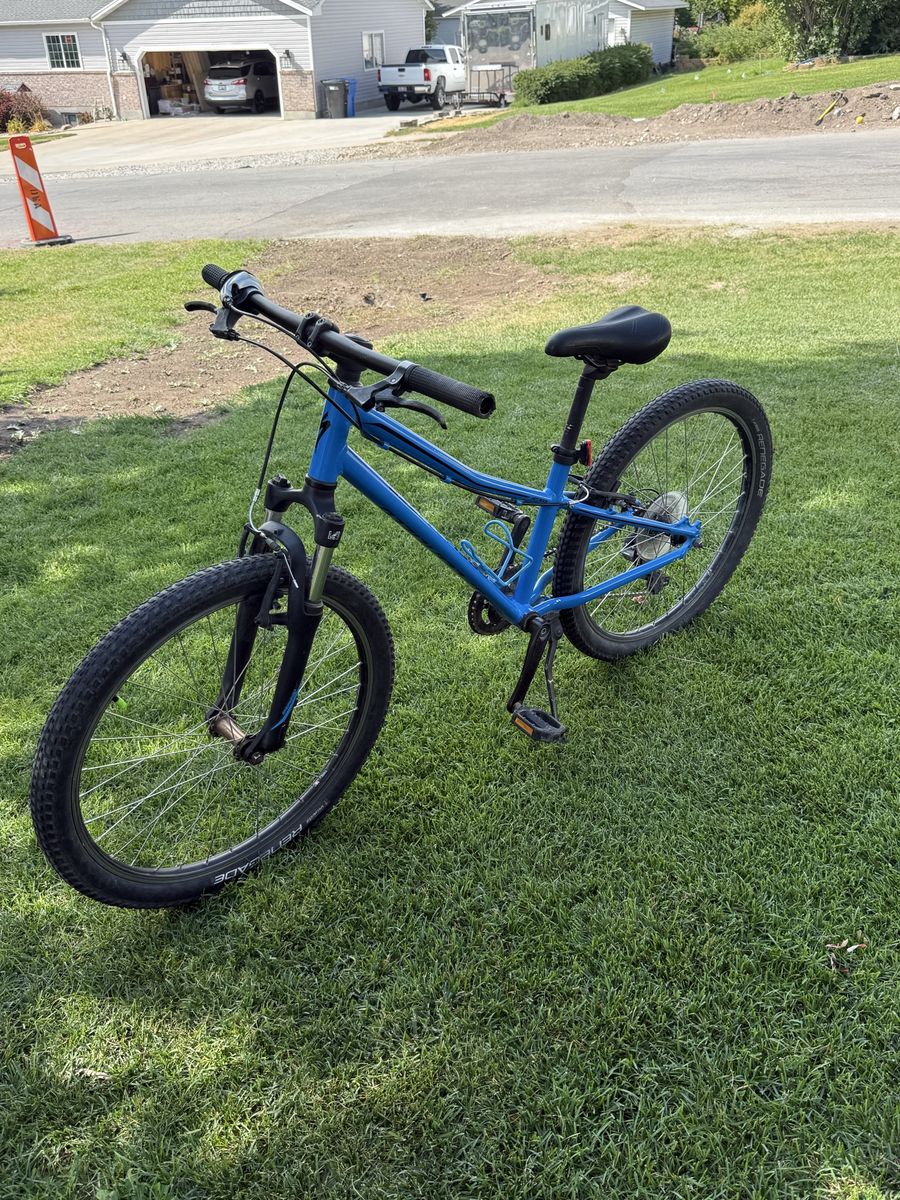 Nice Youth Specialized Bike!