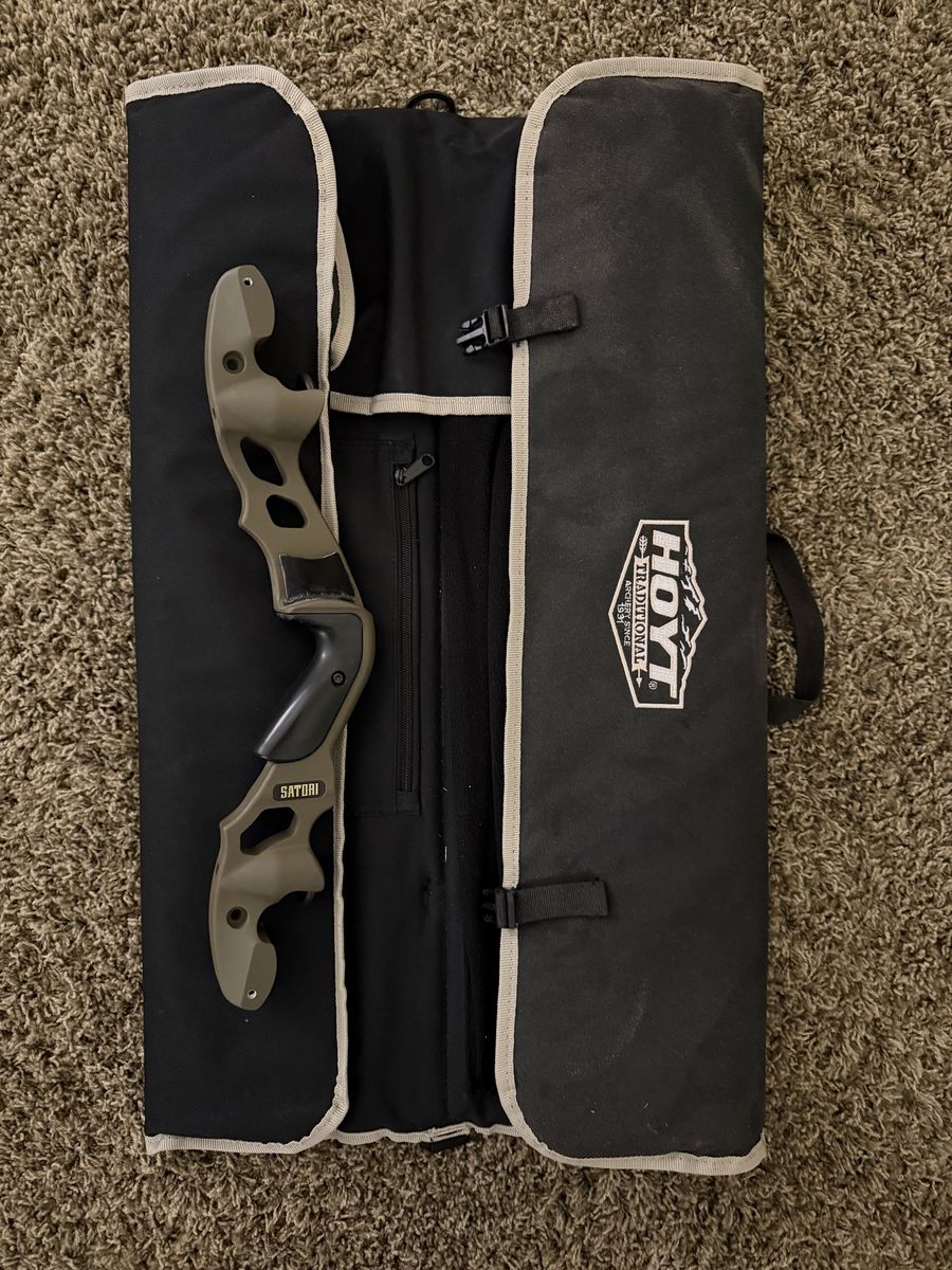 Hoyt Satori 17" Riser LH