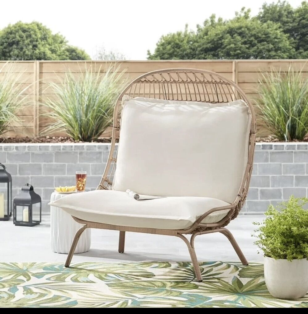 New Better Homes And Gardens Cuddle Chair