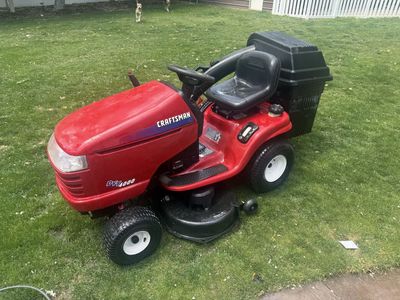 Craftsman DYT 4000 riding mower w/bagger