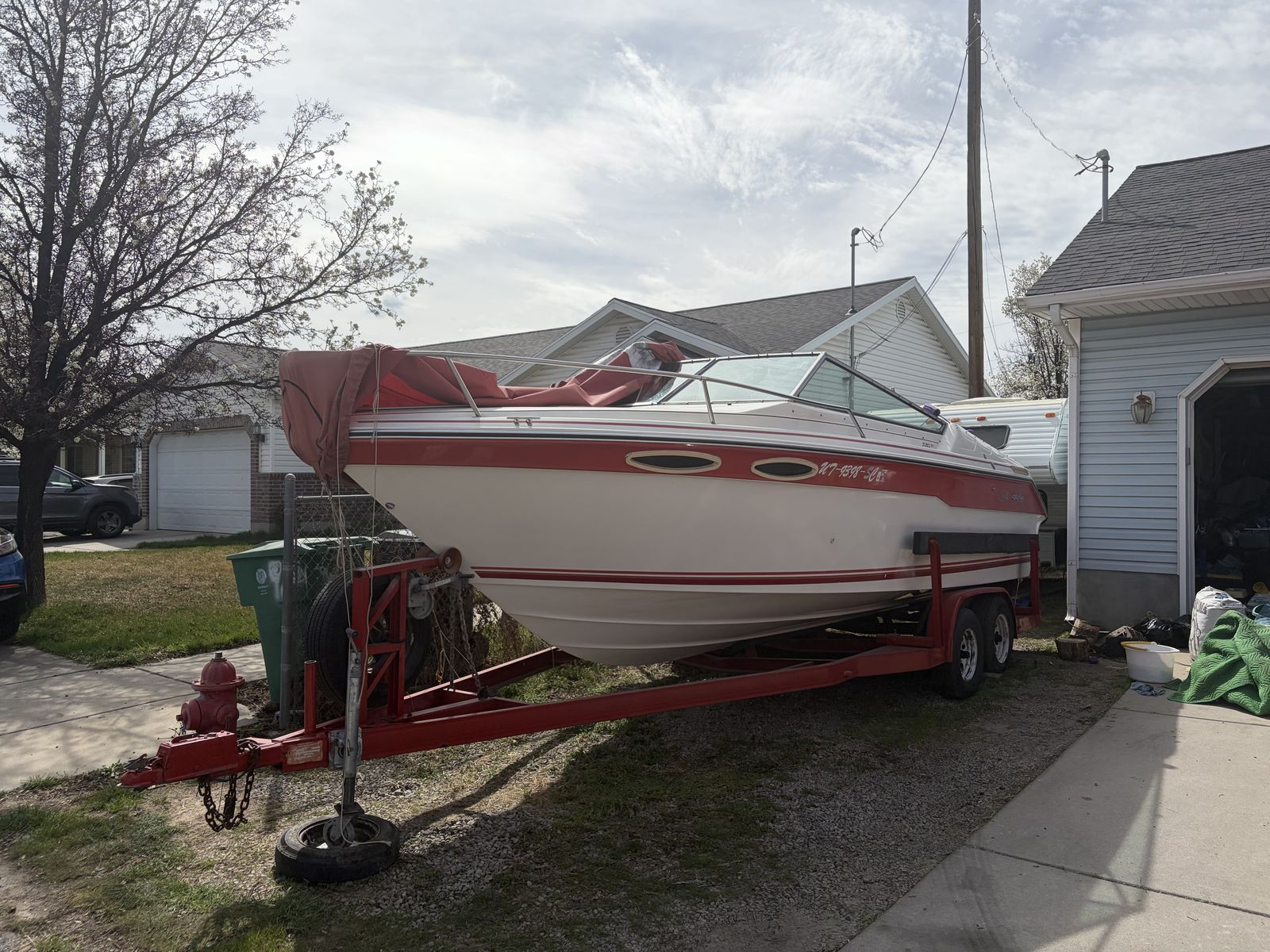 1990 Sea Ray 22' Cuddy Cabin
