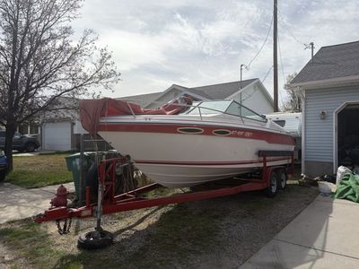 1990 Sea Ray 22' Cuddy Cabin