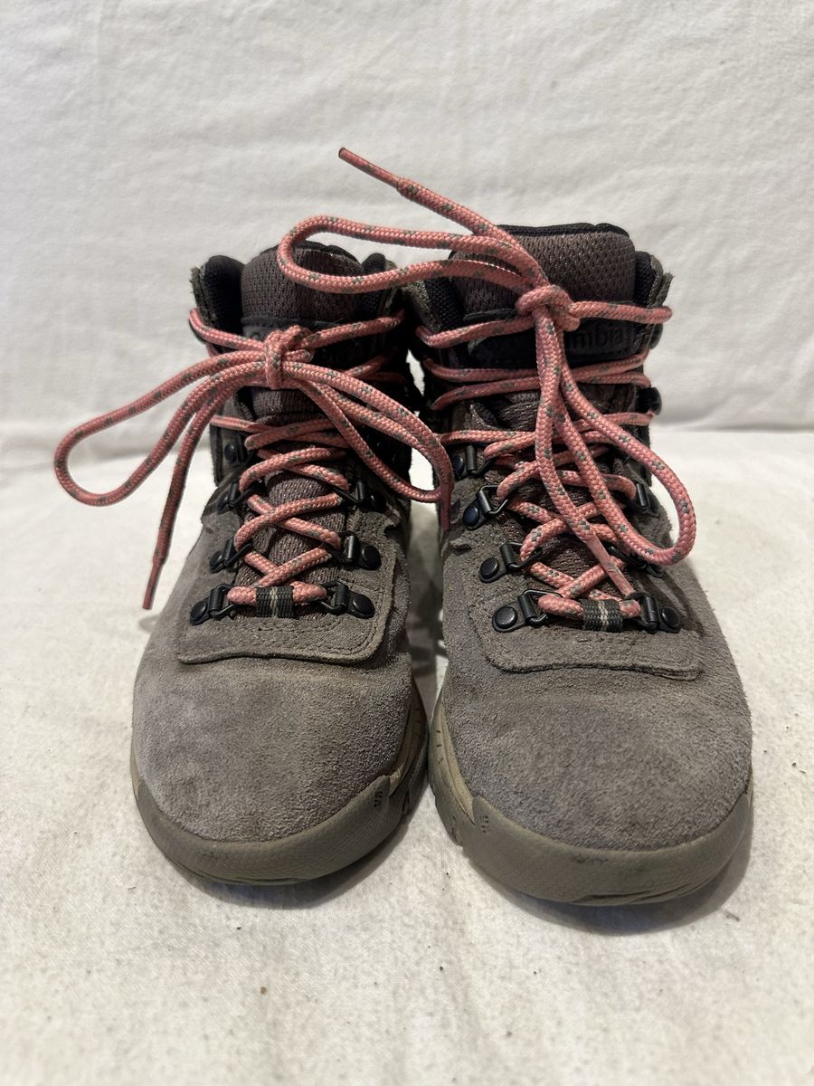 Columbia Women’s Size 5 Gray/Pink Hiking Boots