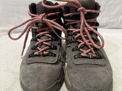 Columbia Women’s Size 5 Gray/Pink Hiking Boots