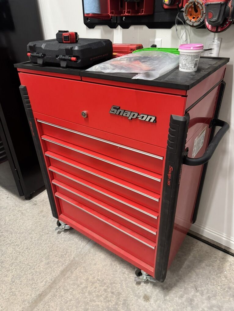 Snap On Red 32in split top Cart