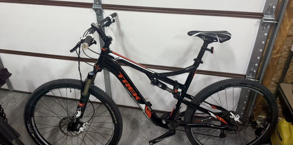 Trek Superfly 100AL full suspension mountain bike